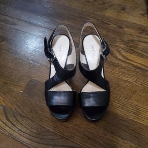**Gently Worn** Black Sandals
